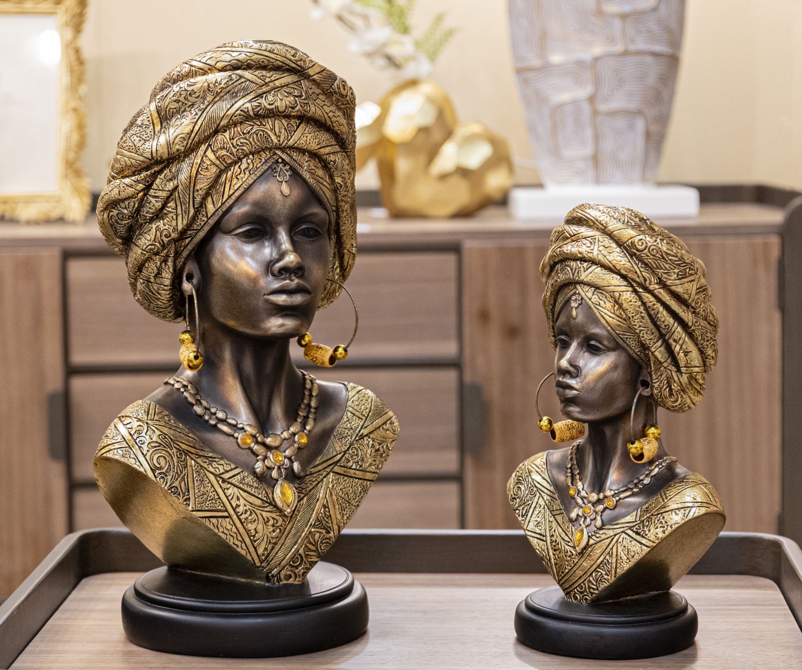 Nairobi Szobor 21x16x38 cm