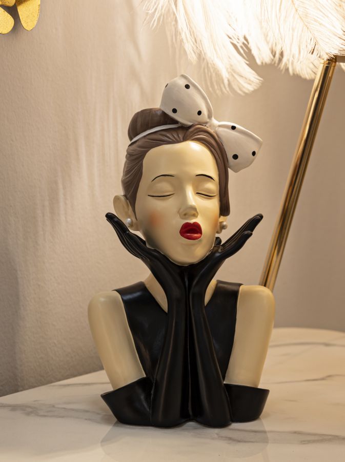 Hollywood Női Váza -A- Ø 17x14x30,5 cm Hollywood Női Váza -A- Ø 17x14x30,5 cm