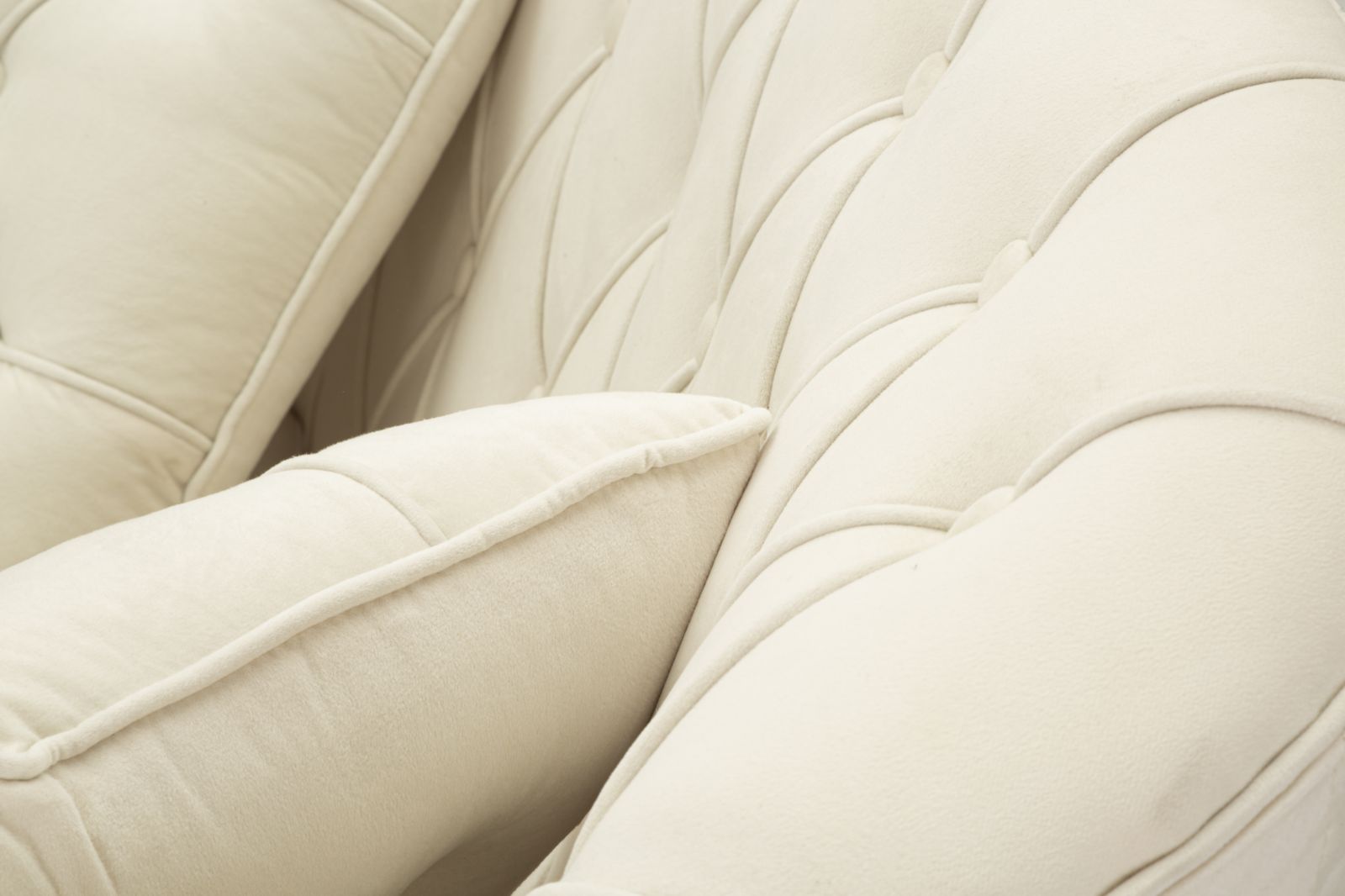 Budapest 2 személyes kanapé krémszínű párnákkal cm 130x83x91