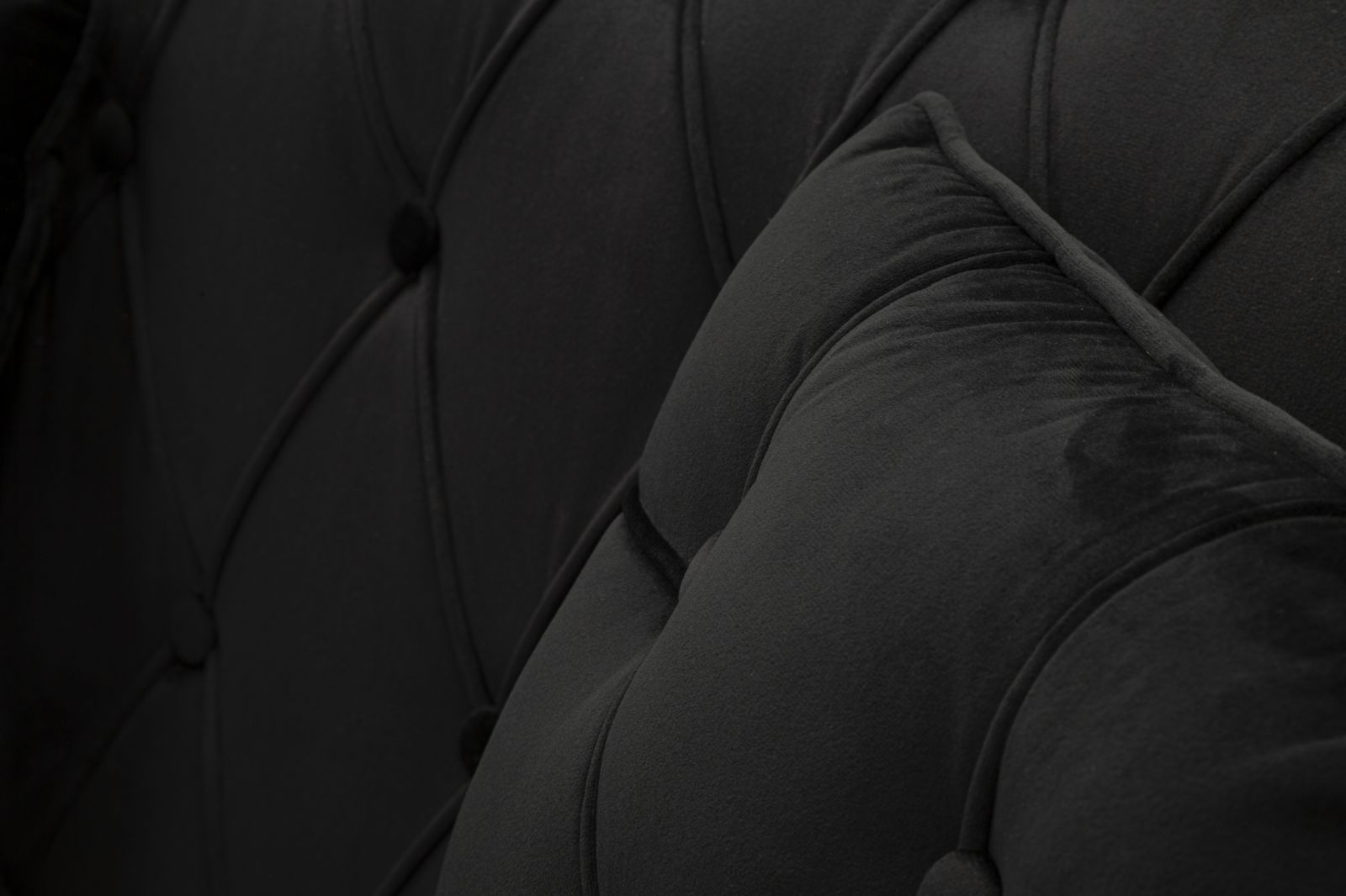 Budapest 2 személyes kanapé fekete párnákkal cm 130x83x91